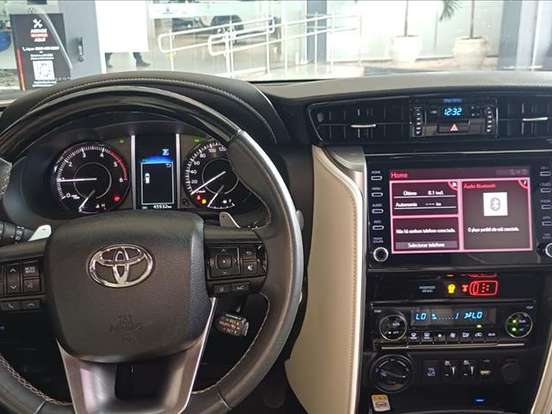 TOYOTA-HILUX-2.8 D-4D TURBO DIESEL CD CONQUEST 4X4 AUTOMÁTICO TOYOTA-HILUX-2022