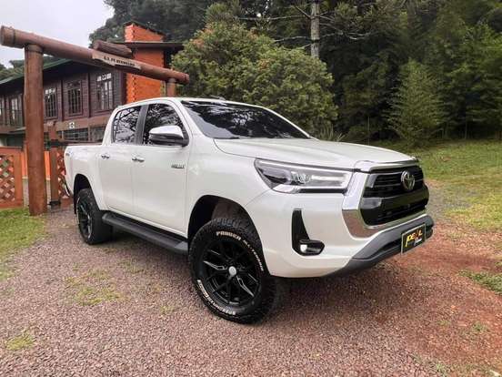 TOYOTA-HILUX-2.8 D-4D TURBO DIESEL CD GR-S 4X4 AUTOMÁTICO TOYOTA-HILUX-2022