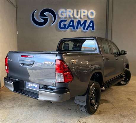 TOYOTA-HILUX-2025
