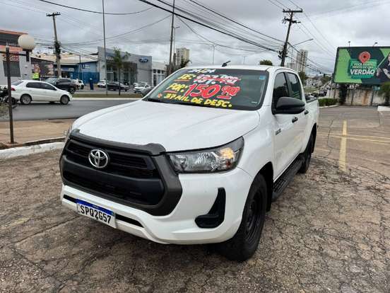 TOYOTA-HILUX-2024