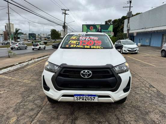 TOYOTA-HILUX-2024