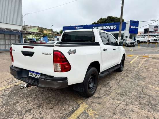 TOYOTA-HILUX-2.8 D-4D TURBO DIESEL CD POWER PACK 4X4 MANUAL TOYOTA-HILUX-2024