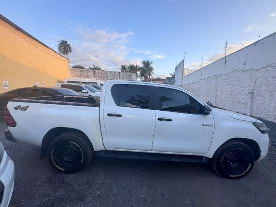 TOYOTA-HILUX-2.8 D-4D TURBO DIESEL CD POWER PACK 4X4 MANUAL TOYOTA-HILUX-2024