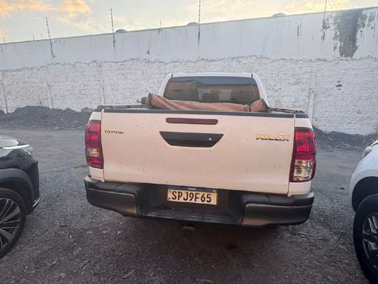 TOYOTA-HILUX-2024