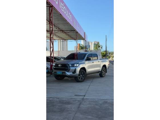 TOYOTA HILUX 2.8 D-4D TURBO DIESEL CD SR 4X4 AUTOMÁTICO