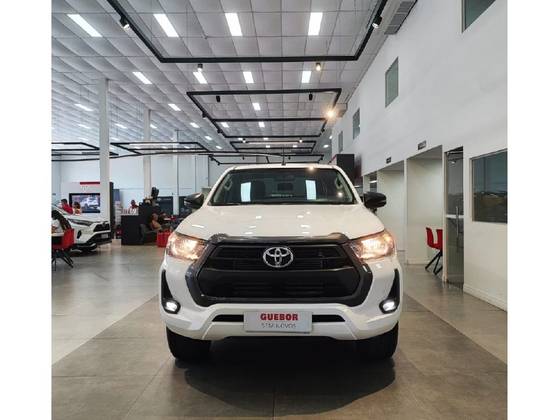 TOYOTA HILUX 2.8 D-4D TURBO DIESEL CD SR 4X4 AUTOMÁTICO