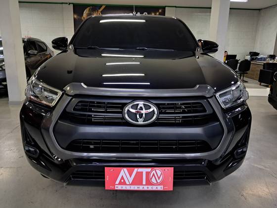 TOYOTA HILUX 2.8 D-4D TURBO DIESEL CD SR 4X4 AUTOMÁTICO
