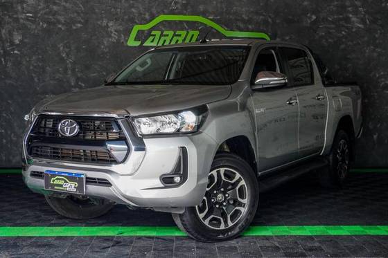 TOYOTA HILUX 2.8 D-4D TURBO DIESEL CD SRV 4X4 AUTOMÁTICO