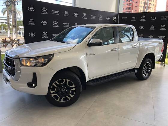 TOYOTA HILUX 2.8 D-4D TURBO DIESEL CD SRV 4X4 AUTOMÁTICO