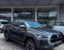 TOYOTA HILUX 2.8 D-4D TURBO DIESEL CD SRV 4X4 AUTOMÁTICO TOYOTA HILUX 2.8 D-4D TURBO DIESEL CD SRV 4X4 AUTOMÁTICO
