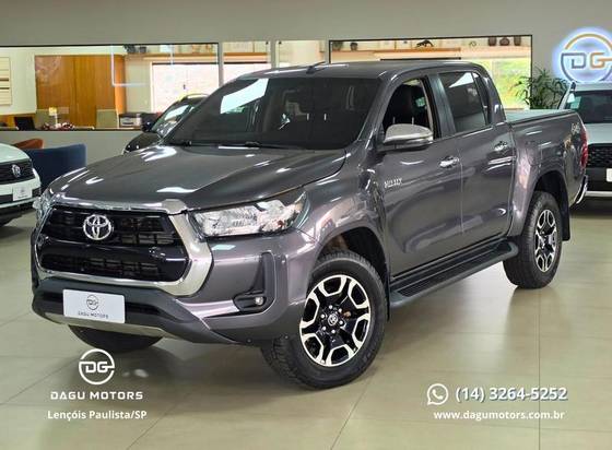 TOYOTA HILUX 2.8 D-4D TURBO DIESEL CD SRV 4X4 AUTOMÁTICO