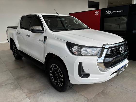 TOYOTA HILUX 2.8 D-4D TURBO DIESEL CD SRV 4X4 AUTOMÁTICO
