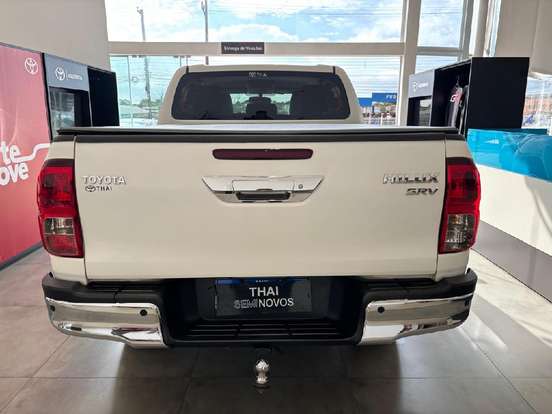 TOYOTA-HILUX-2022