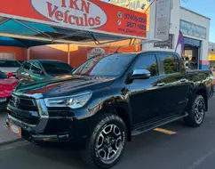 TOYOTA HILUX 2.8 D-4D TURBO DIESEL CD SRX 4X4 AUTOMÁTICO TOYOTA HILUX 2.8 D-4D TURBO DIESEL CD SRX 4X4 AUTOMÁTICO