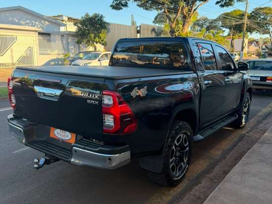 TOYOTA-HILUX-2023