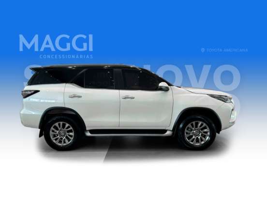 TOYOTA-HILUX-2022