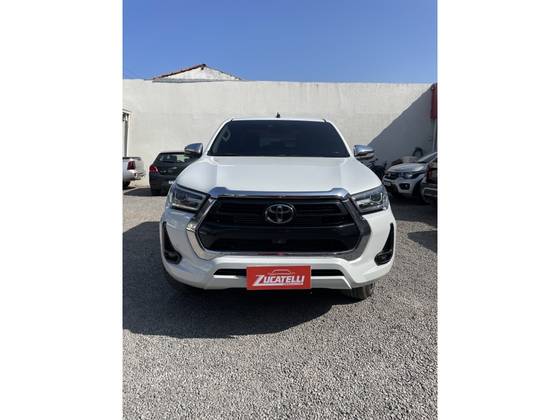 TOYOTA HILUX 2.8 D-4D TURBO DIESEL CD SRX 4X4 AUTOMÁTICO