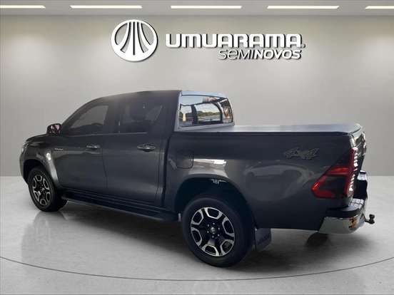 TOYOTA-HILUX-2021