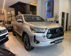 TOYOTA HILUX 2.8 D-4D TURBO DIESEL CD SRX 4X4 AUTOMÁTICO TOYOTA HILUX 2.8 D-4D TURBO DIESEL CD SRX 4X4 AUTOMÁTICO
