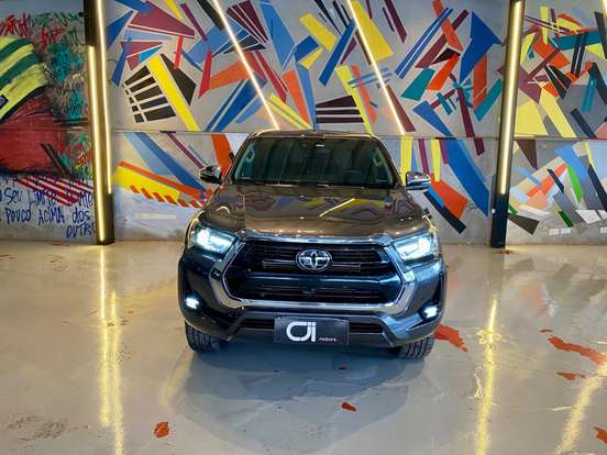 TOYOTA-HILUX-2.8 D-4D TURBO DIESEL CD SRX 4X4 AUTOMÁTICO TOYOTA-HILUX-2022