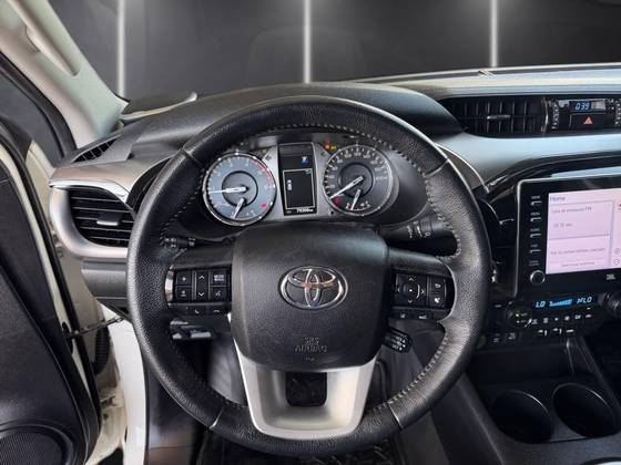 TOYOTA HILUX 2.8 D-4D TURBO DIESEL CD SRX LIMITED 4X4 AUTOMÁTICO