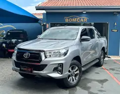 TOYOTA HILUX 2.8 SR 4X4 CD 16V DIESEL 4P AUTOMÁTICO TOYOTA HILUX 2.8 SR 4X4 CD 16V DIESEL 4P AUTOMÁTICO