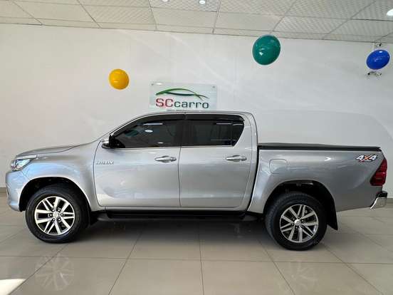 TOYOTA-HILUX-2016