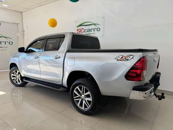 TOYOTA-HILUX-2.8 SRX 4X4 CD 16V DIESEL 4P AUTOMÁTICO TOYOTA-HILUX-2016