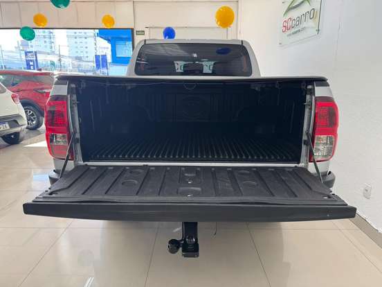 TOYOTA-HILUX-2.8 SRX 4X4 CD 16V DIESEL 4P AUTOMÁTICO TOYOTA-HILUX-2016