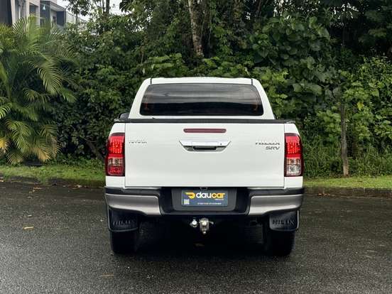 TOYOTA-HILUX-2019