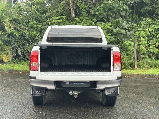 TOYOTA-HILUX-2019
