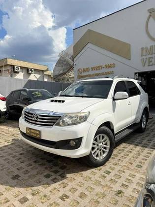 TOYOTA HILUX 3.0 SRV 4X4 CD 16V TURBO INTERCOOLER DIESEL 4P AUTOMÁTICO