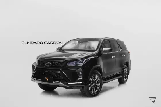 TOYOTA HILUX SW4 2.8 D-4D TURBO DIESEL DIAMOND 7L 4X4 AUTOMÁTICO
