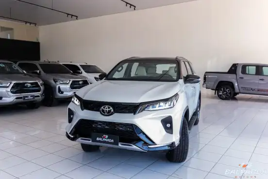 TOYOTA-HILUX SW4-2026