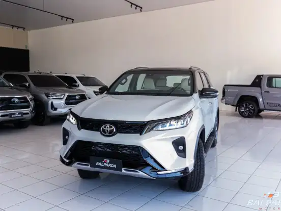 TOYOTA-HILUX SW4-2.8 D-4D TURBO DIESEL DIAMOND 7L 4X4 AUTOMÁTICO TOYOTA-HILUX SW4-2026