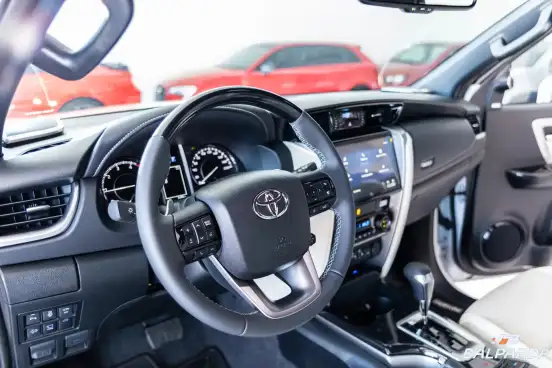 TOYOTA-HILUX SW4-2026