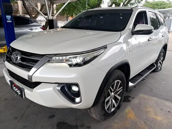 TOYOTA HILUX SW4 2.8 SRX 4X4 16V TURBO INTERCOOLER DIESEL 4P AUTOMÁTICO
