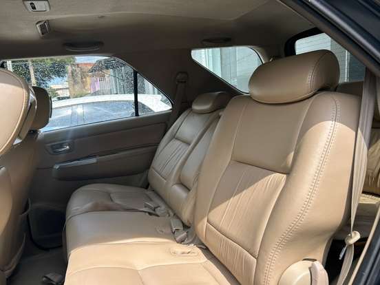 TOYOTA-HILUX SW4-2009