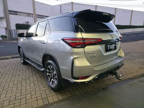 TOYOTA-HILUX SW4-2.8 D-4D TURBO DIESEL DIAMOND 7L 4X4 AUTOMÁTICO TOYOTA-HILUX SW4-2024