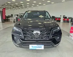 TOYOTA HILUX SW4 2.8 D-4D TURBO DIESEL SRX 4X4 AUTOMÁTICO TOYOTA HILUX SW4 2.8 D-4D TURBO DIESEL SRX 4X4 AUTOMÁTICO
