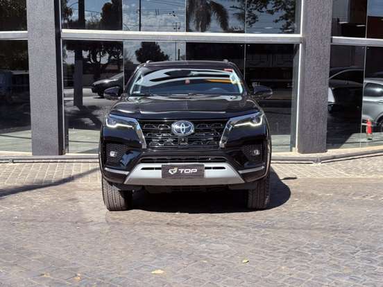 TOYOTA-HILUX SW4-2.8 D-4D TURBO DIESEL SRX 7L 4X4 AUTOMÁTICO TOYOTA-HILUX SW4-2022