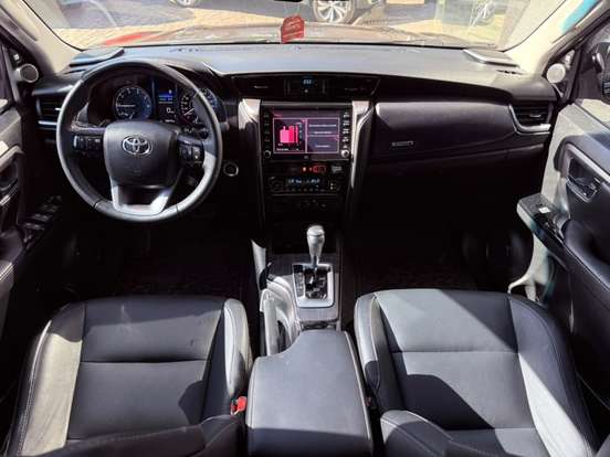 TOYOTA-HILUX SW4-2.8 D-4D TURBO DIESEL SRX 7L 4X4 AUTOMÁTICO TOYOTA-HILUX SW4-2022