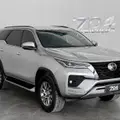 TOYOTA HILUX SW4 2.8 D-4D TURBO DIESEL SRX 7L 4X4 AUTOMÁTICO TOYOTA HILUX SW4 2.8 D-4D TURBO DIESEL SRX 7L 4X4 AUTOMÁTICO