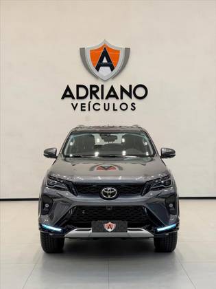 TOYOTA HILUX SW4 2.8 D-4D TURBO DIESEL SRX PLATINUM 4X4 AUTOMÁTICO