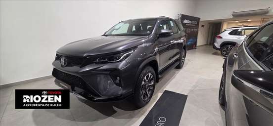 TOYOTA-HILUX SW4-2026