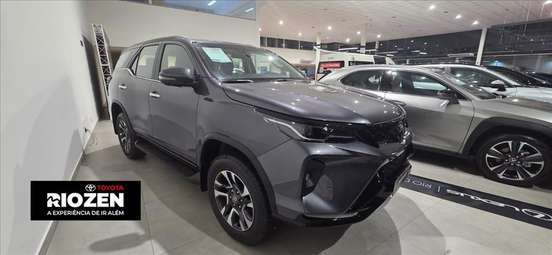 TOYOTA-HILUX SW4-2026