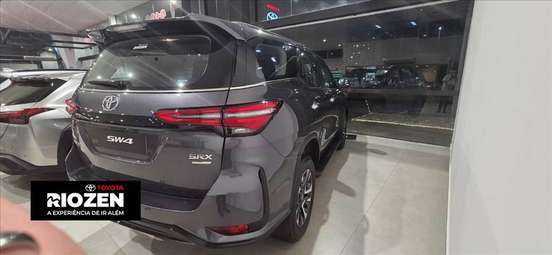 TOYOTA-HILUX SW4-2026