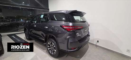 TOYOTA-HILUX SW4-2026