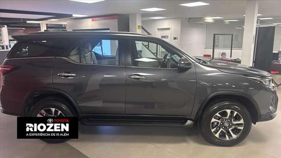 TOYOTA-HILUX SW4-2026