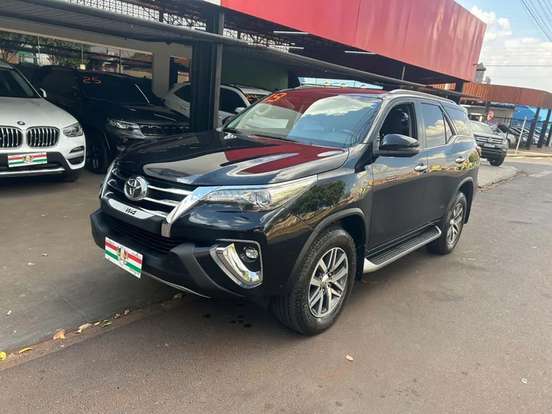 TOYOTA-HILUX SW4-2.8 SRX 4X4 7 LUGARES 16V TURBO INTERCOOLER DIESEL 4P AUTOMÁTICO TOYOTA-HILUX SW4-2019